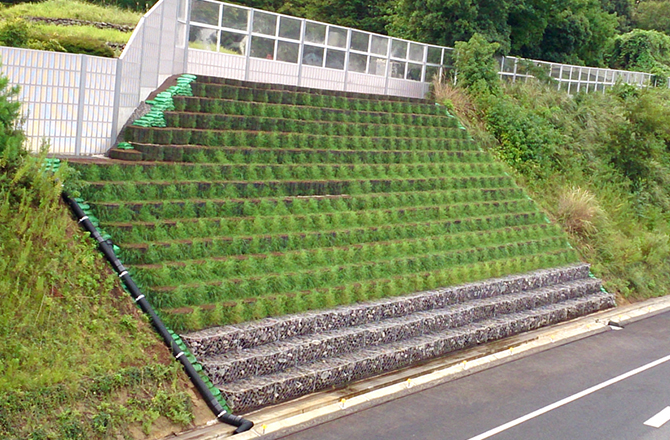 切土法面用途|前田工繊産資株式会社